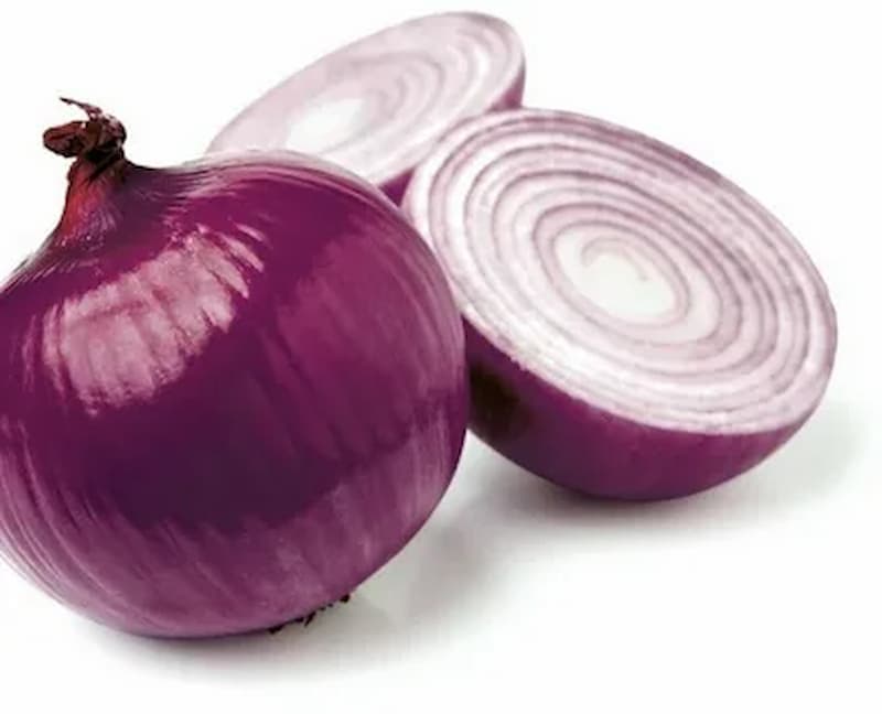 پیاز صورتی ملایم با سایه‌ های صورتی و عطری تازه